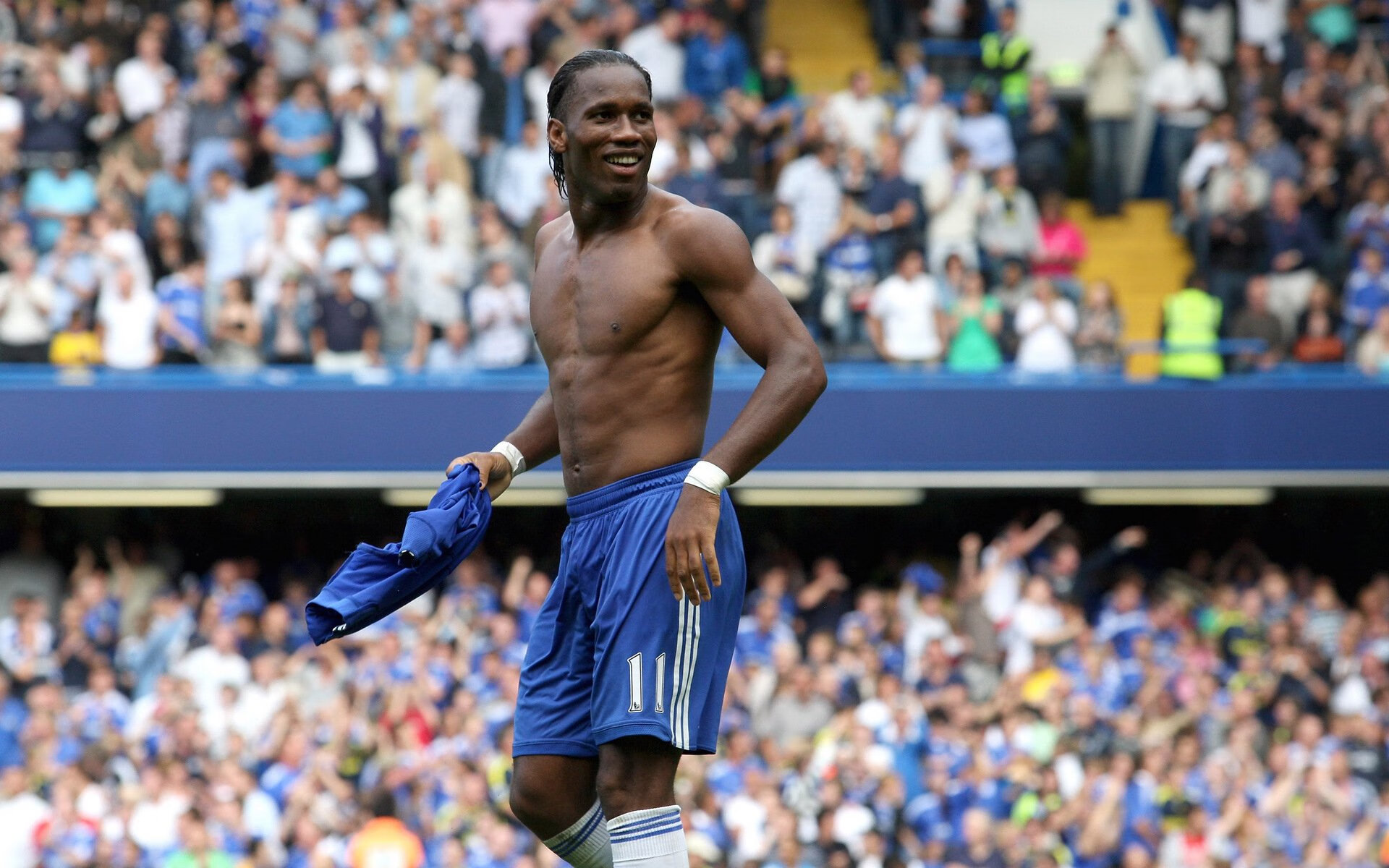 “2025世界运动会：高新体育中心武术选手拼技巧，精彩绝伦”